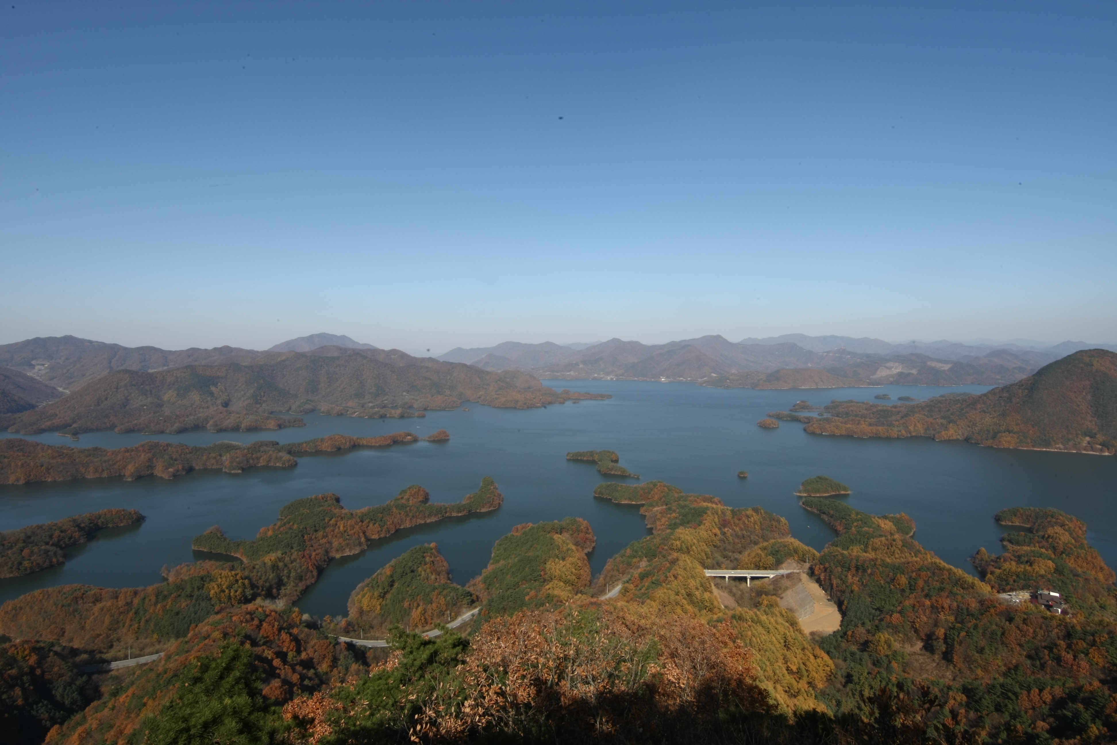 충주호 악어섬