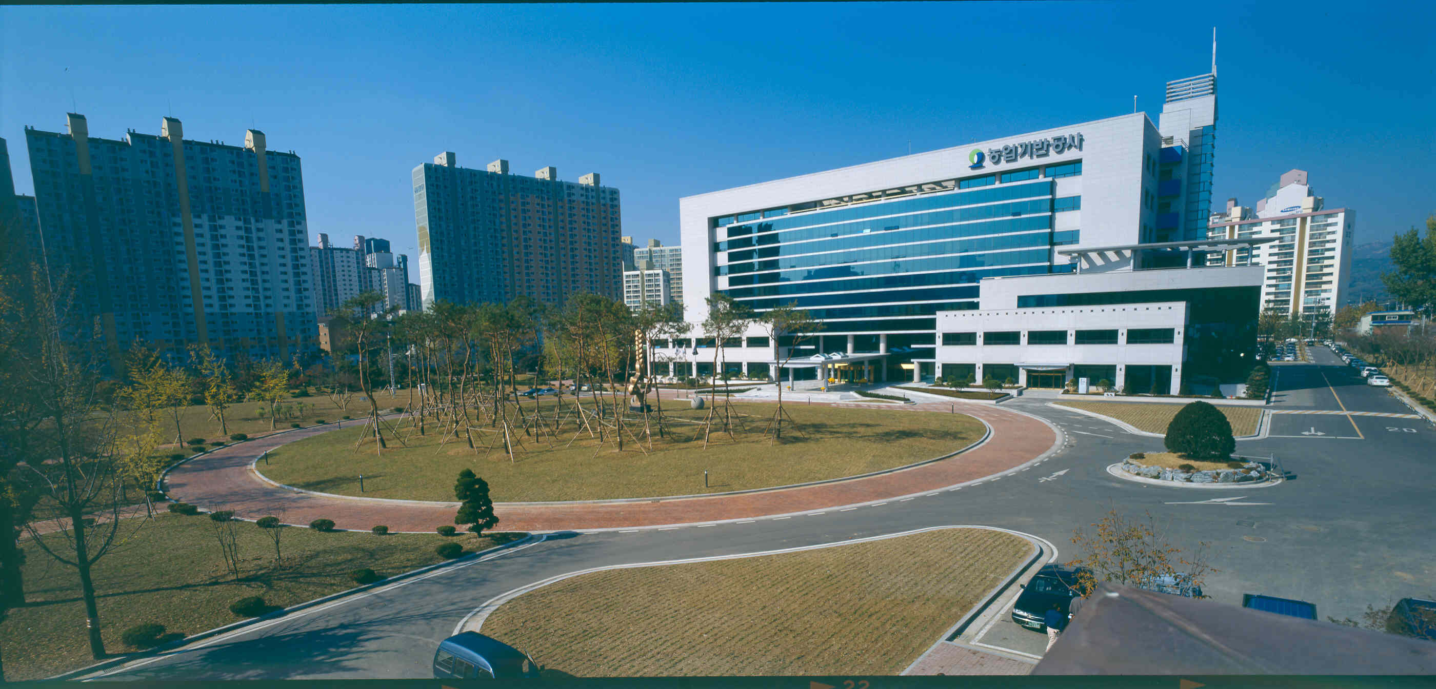 본사측면전경                                      