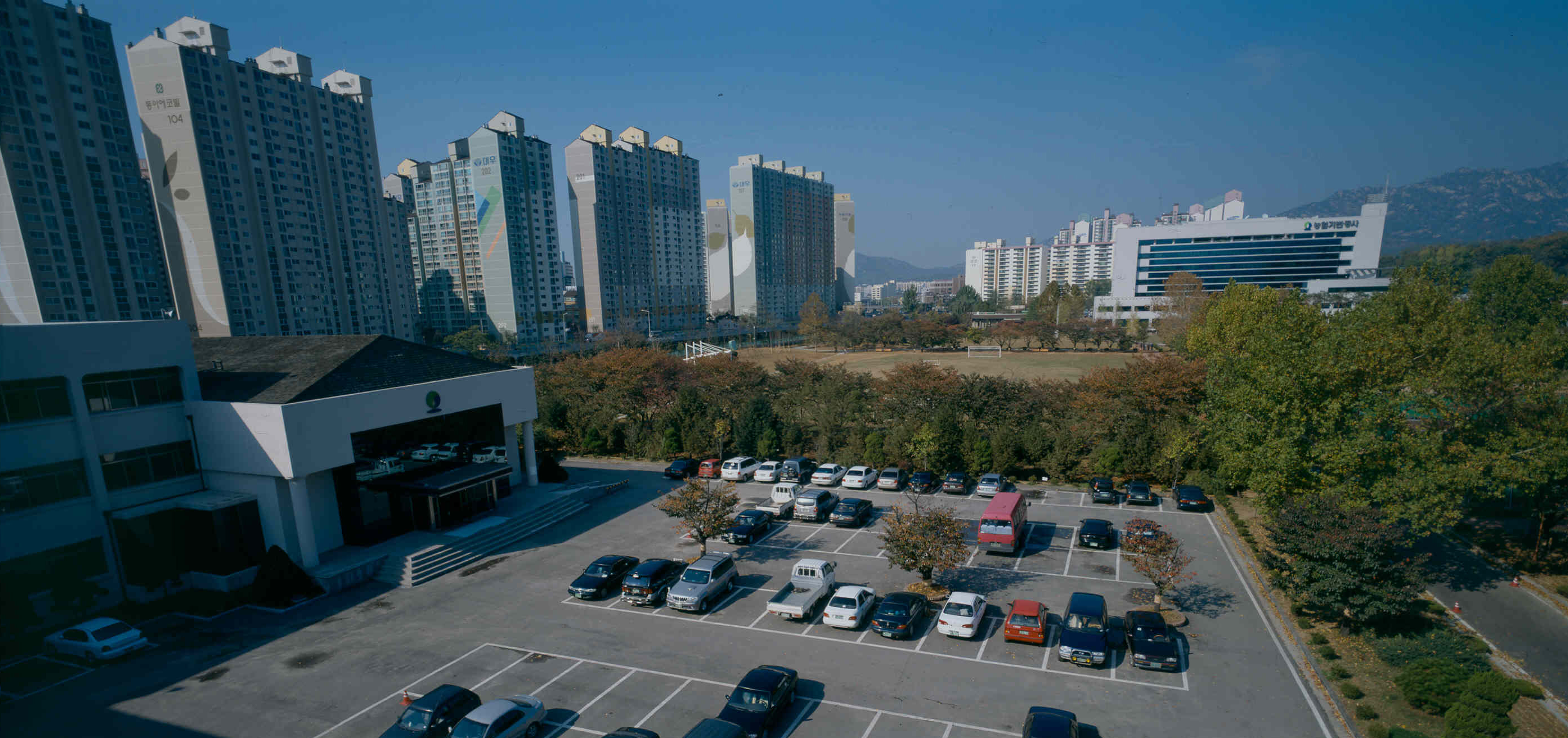 교육원에서 본 공사전경                            