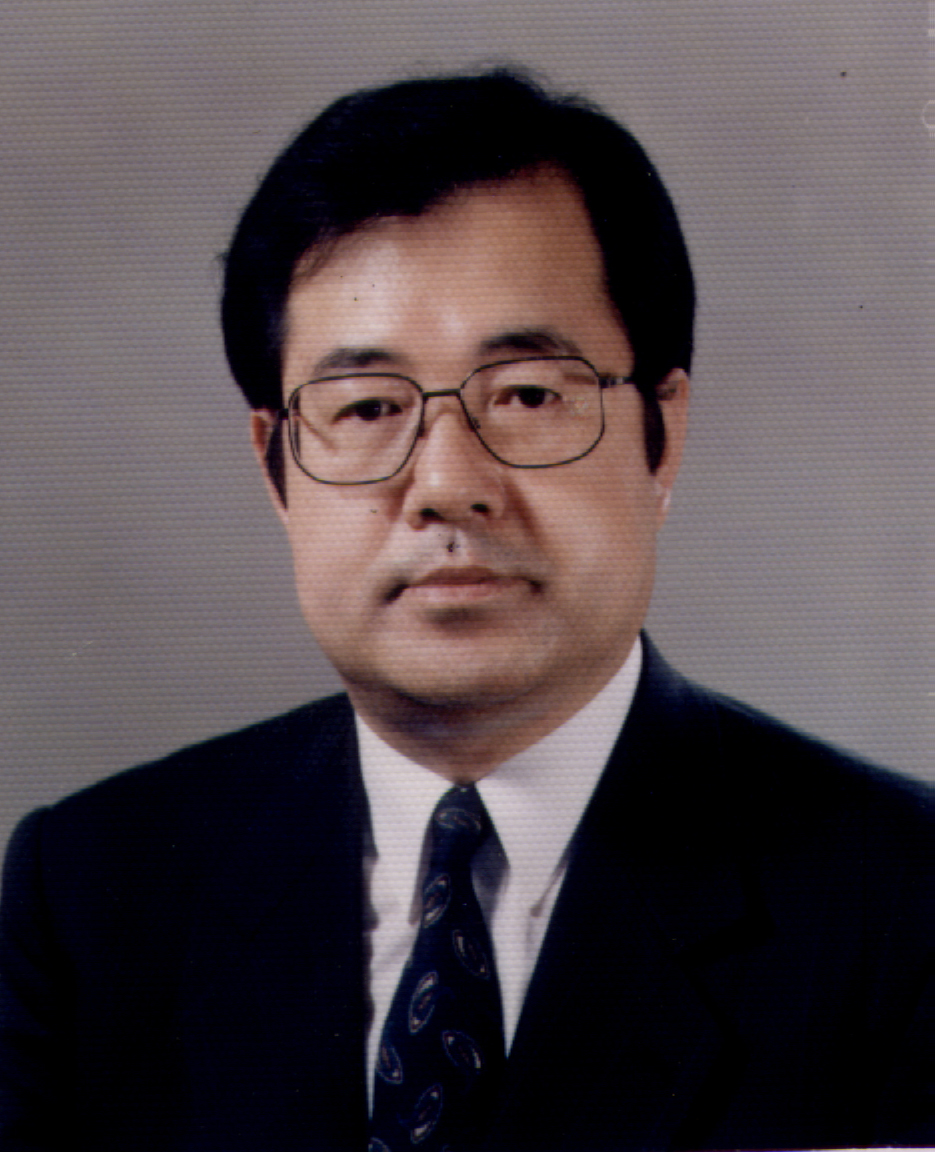 김수삼                                            