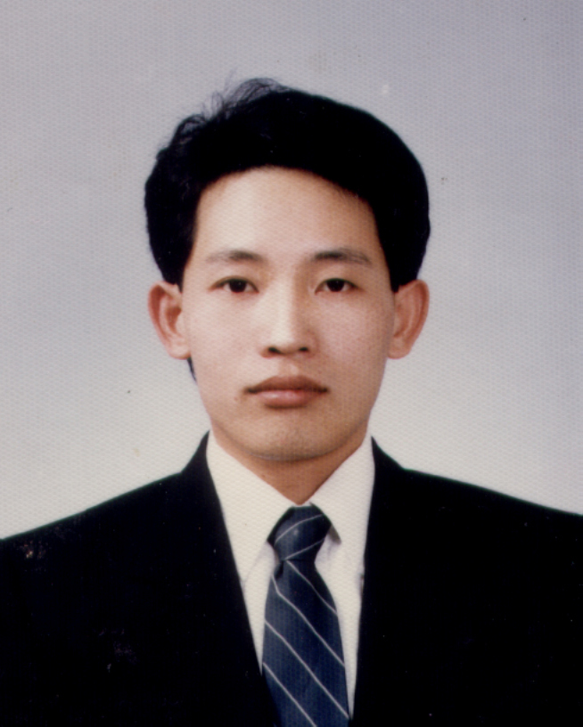 김윤주                                            
