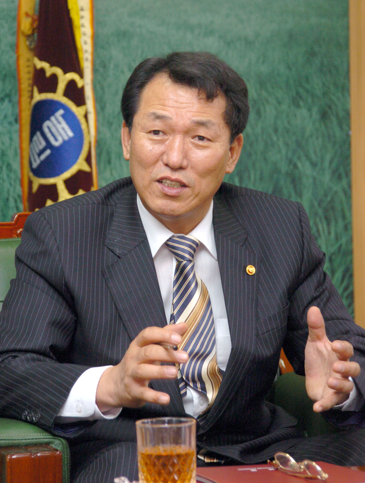 농림부대담                                        